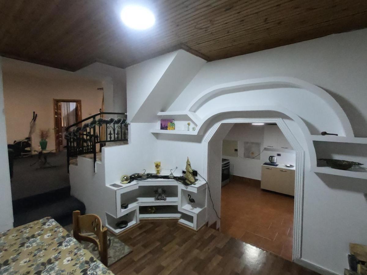 Tirana Traditional Home Extérieur photo